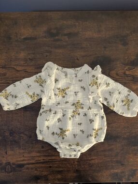 Shabby Chic Long Sleeve Onesie Bodysuit Floral 3-6M